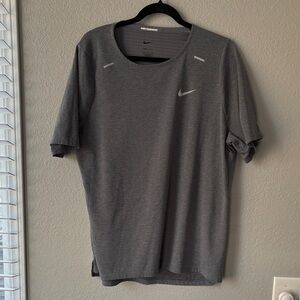 Nike Men's Charcoal Short Sleeve Tee